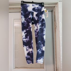 SALE 3 for $18 - NWT Old Navy Active Blue/White Leggings Size Small Petite